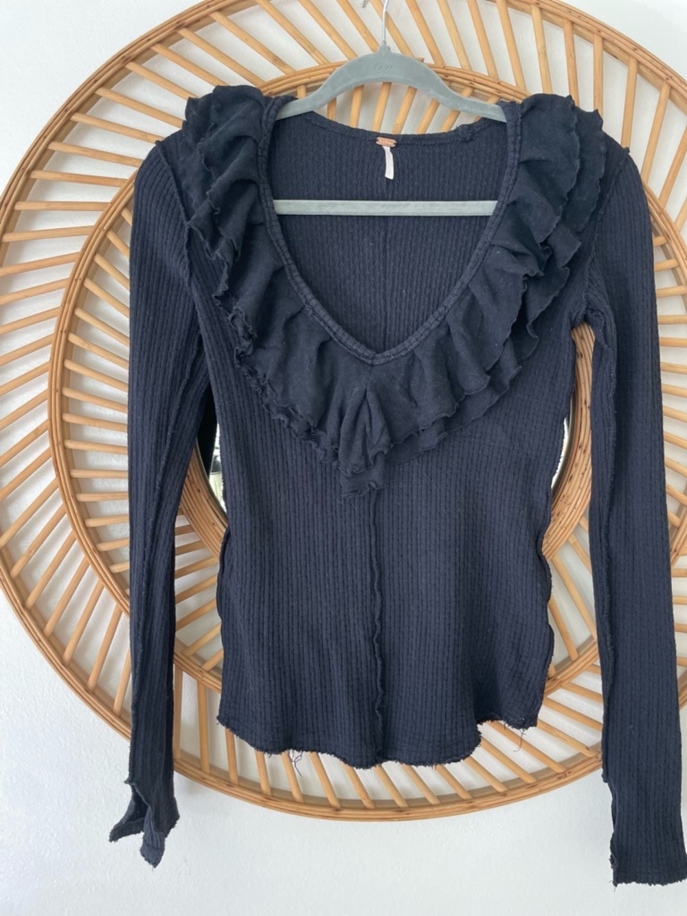 Free people Black Ruffled V‑Neck Ribbed Long Sleeve Top size small